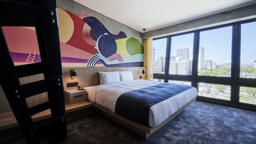 アーティストとコラボした内装！名古屋の街を一望するアートホテル3994946