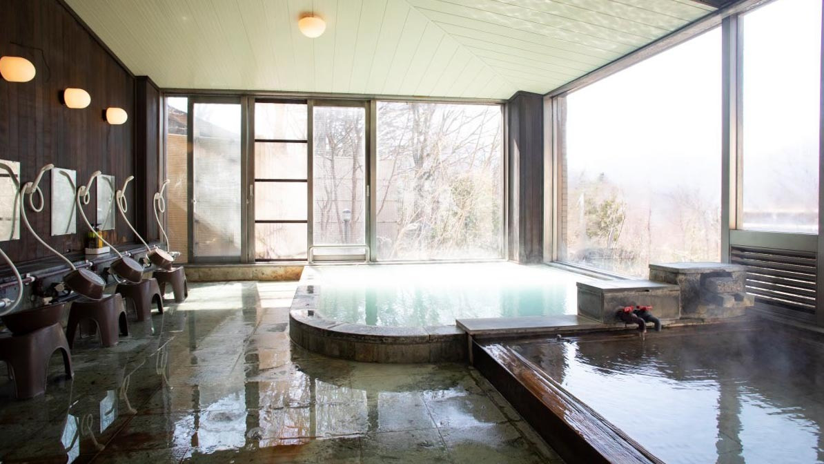 中禅寺湖すぐ。9室のみの静かなホテル3929020