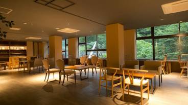 ロビー応接スペース / 3