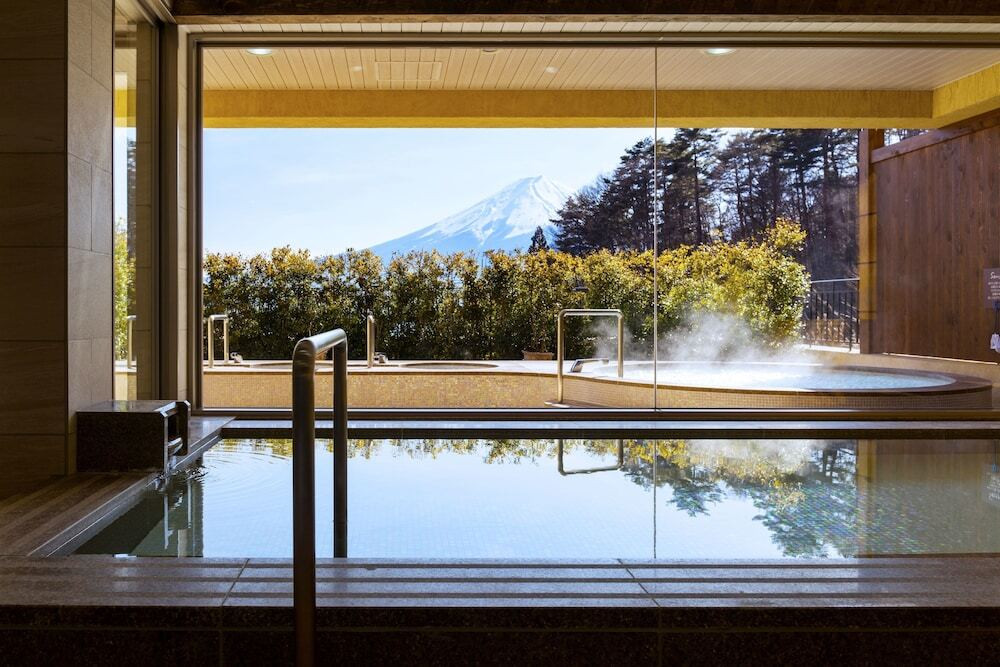 湯巡りも楽しめる、ロマンチックな絶景ホテル3462859