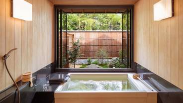 離れ貴賓室の温泉檜風呂 / 7