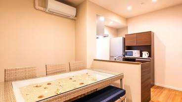 客室内のダイニングエリア / 22