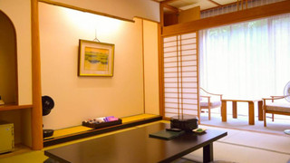 和室10畳 共用バスルーム(2名以上のご利用となります)