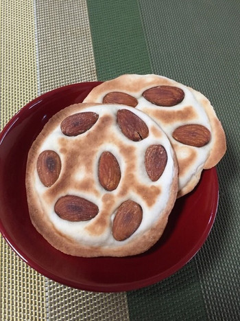 「小山せんべい」 料理 47242830 アーモンド