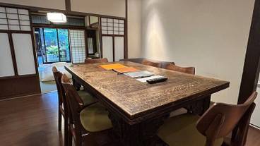 客室内のダイニングエリア / 33