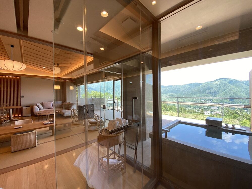 源泉かけ流しの客室露天風呂は見晴らし最高3930393