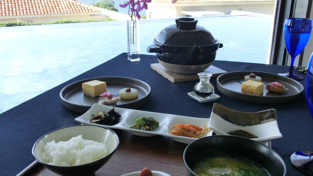 沖縄の伝統を
感じる朝食 / 3