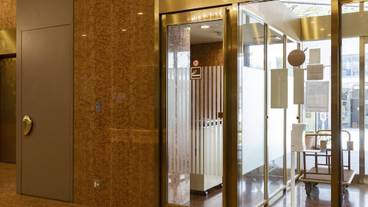 内部エントランス / 2