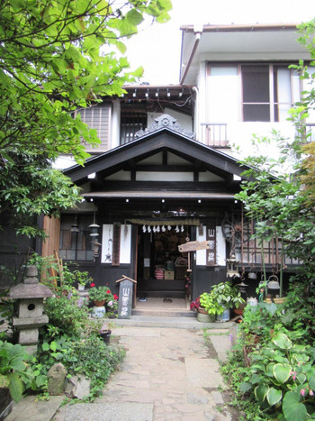神代杉を使用したお部屋で自分を見つめる滞在4231178