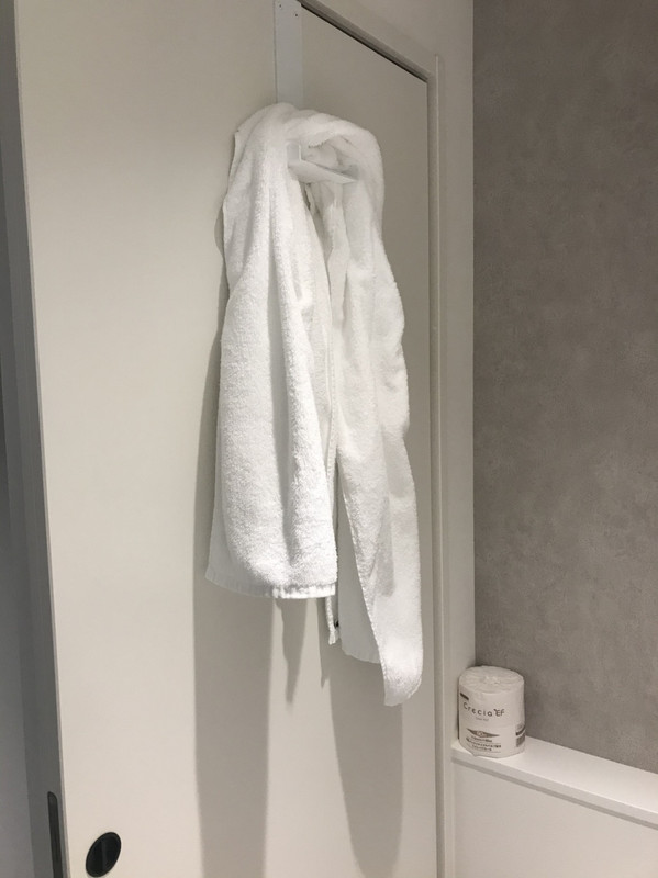 放置されていた使用済みのバスタオル