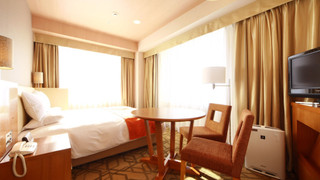 デラックスコーナーダブルルーム シティビュー 喫煙可