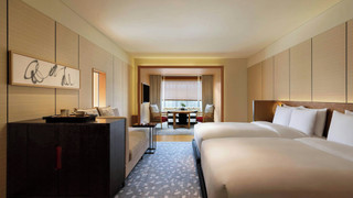 デラックス ルーム ダブルベッド 2 台 コートヤードビュー