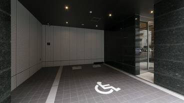 バリアフリー駐車場 / 1