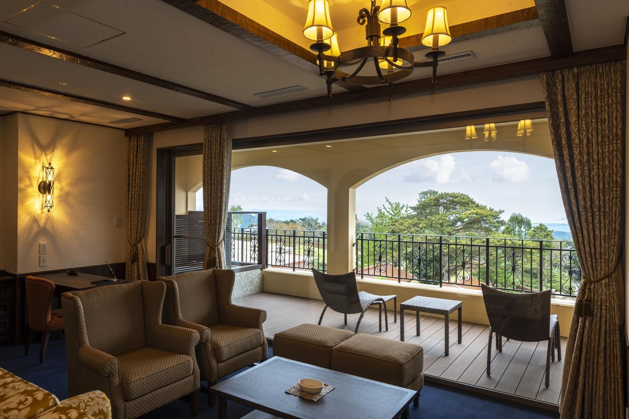 夏はプールも♪南欧感漂う温泉リゾートホテル3534918