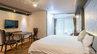 ダブルルーム キングベッド 1 台