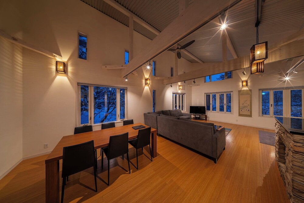 客室内のダイニングエリア