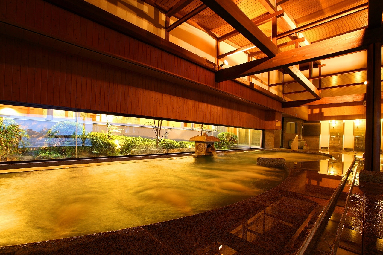 安土桃山時代創業の歴史ある老舗ホテル！広大な湯殿に26種類の湯船を完備4024767