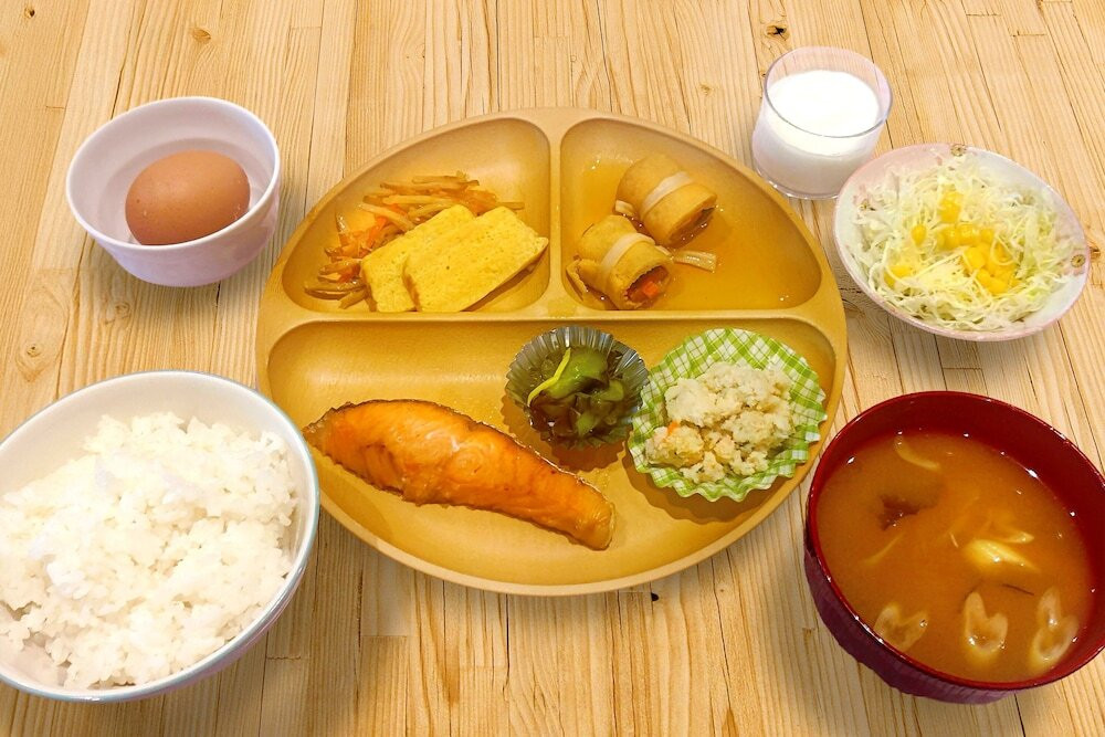 朝食
