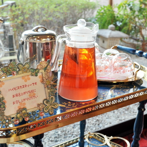 ロビーのハーブティー