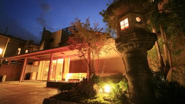 施設の入り口 / 12