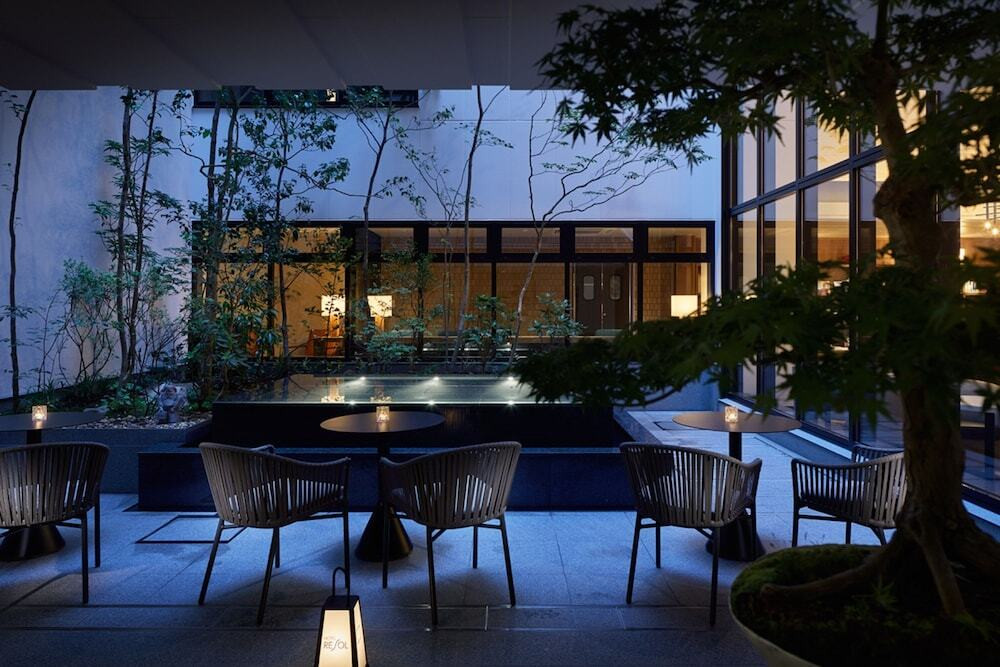 光の庭(ホテル中庭)