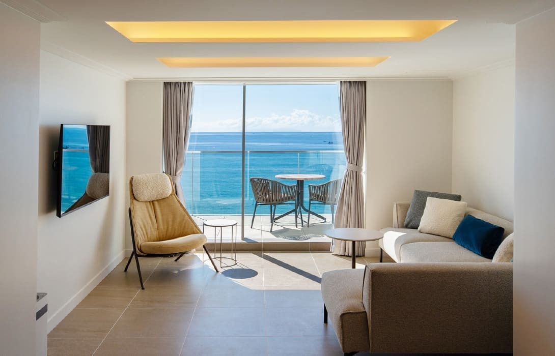 デラックスバルコニースイート