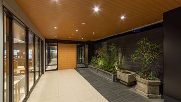 施設の入り口 / 22