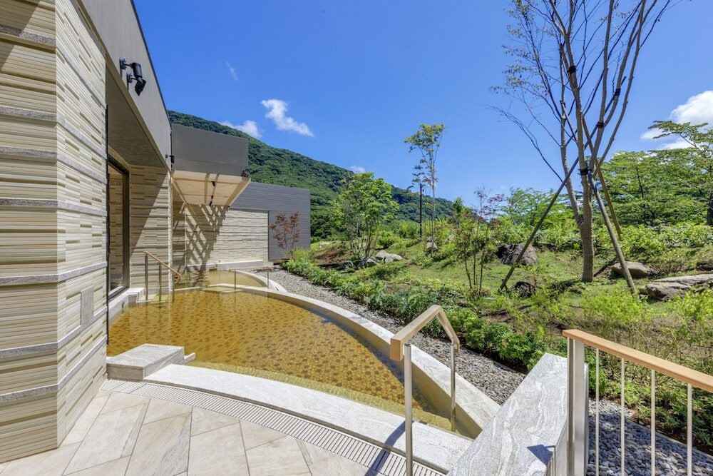 四季の露天風呂 棚湯 庭園ビュー(2)