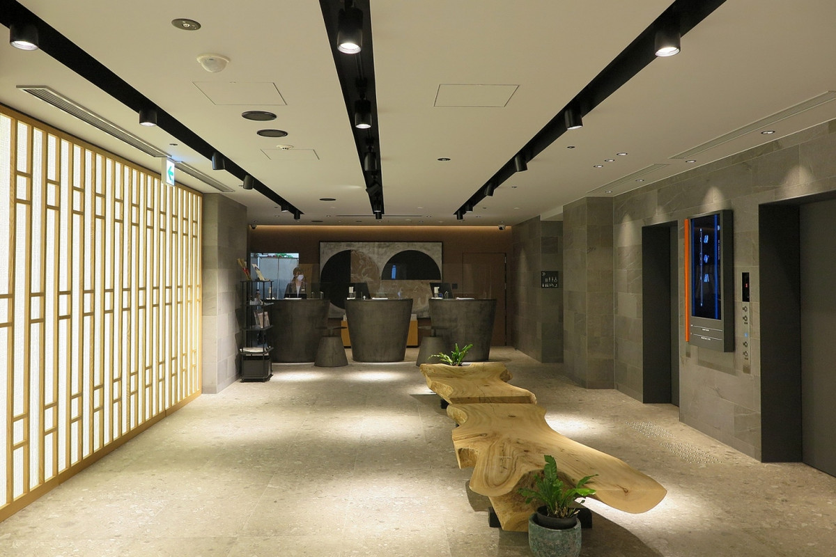 ロビー、禅を感じます