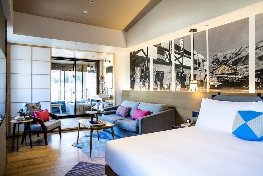 伝統とアートを感じる空間で、おしゃれな休日を4020351