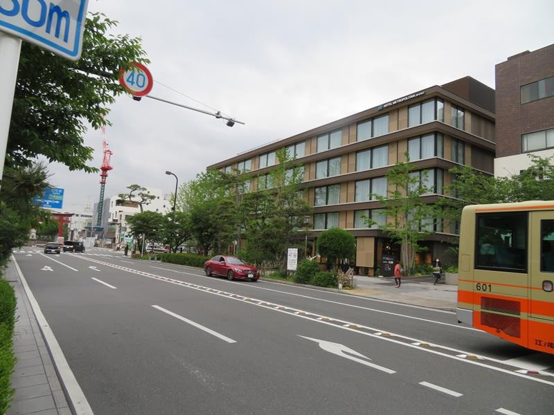 若宮大路沿いに