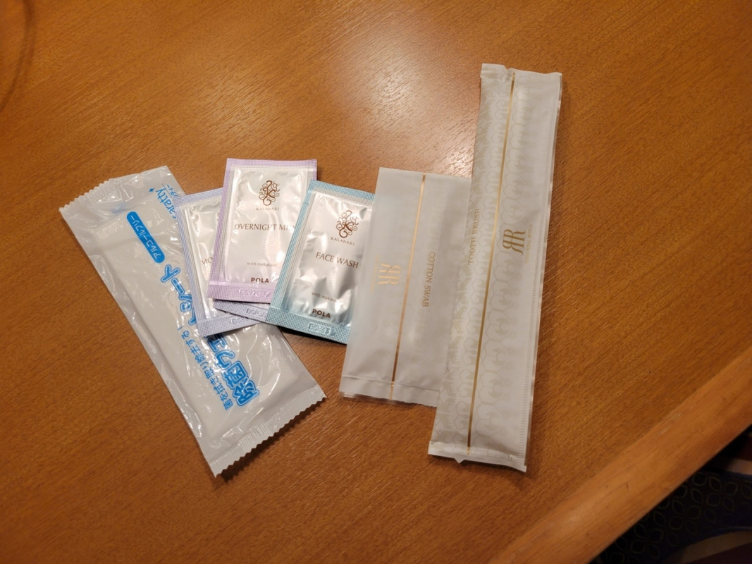 アメニティはフロントからいる分を持っていきます