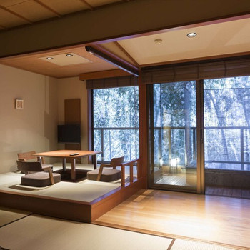 こだわり食材の会席をカウンターでいただく、里山ステイ気分が味わえる宿3845858