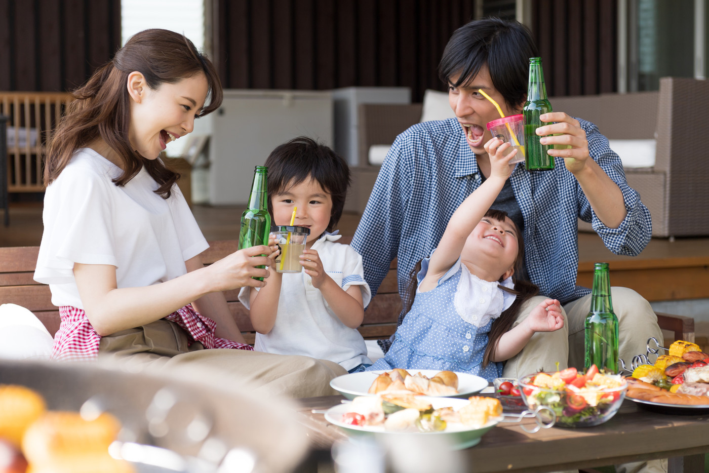 家族、食事、バーベキュー、夏