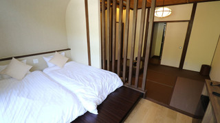 [禁煙] 山側和洋室 海鮮会席ディナー&朝食付き