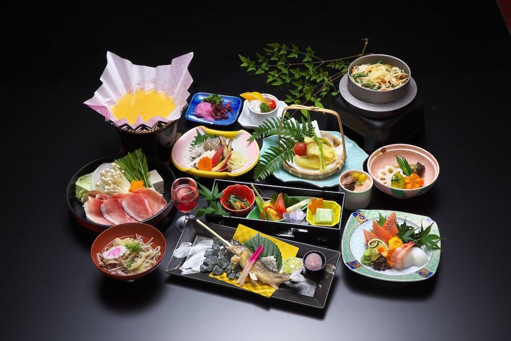 4.露天風呂付客室も「大歩危温泉　サンリバー大歩危」3512394