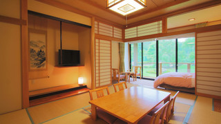 デラックスファミリールーム (203)