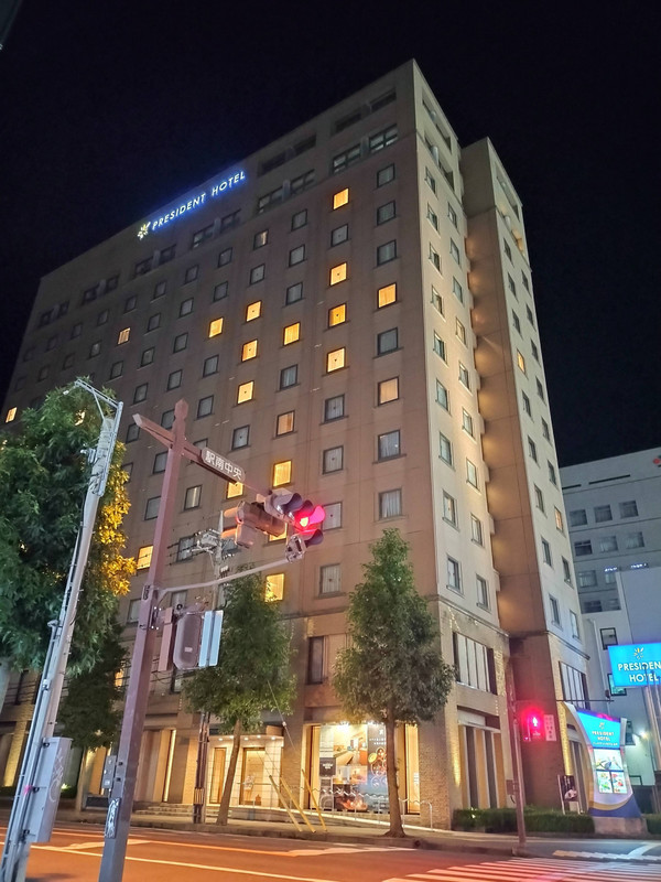 外観も立派なホテルです