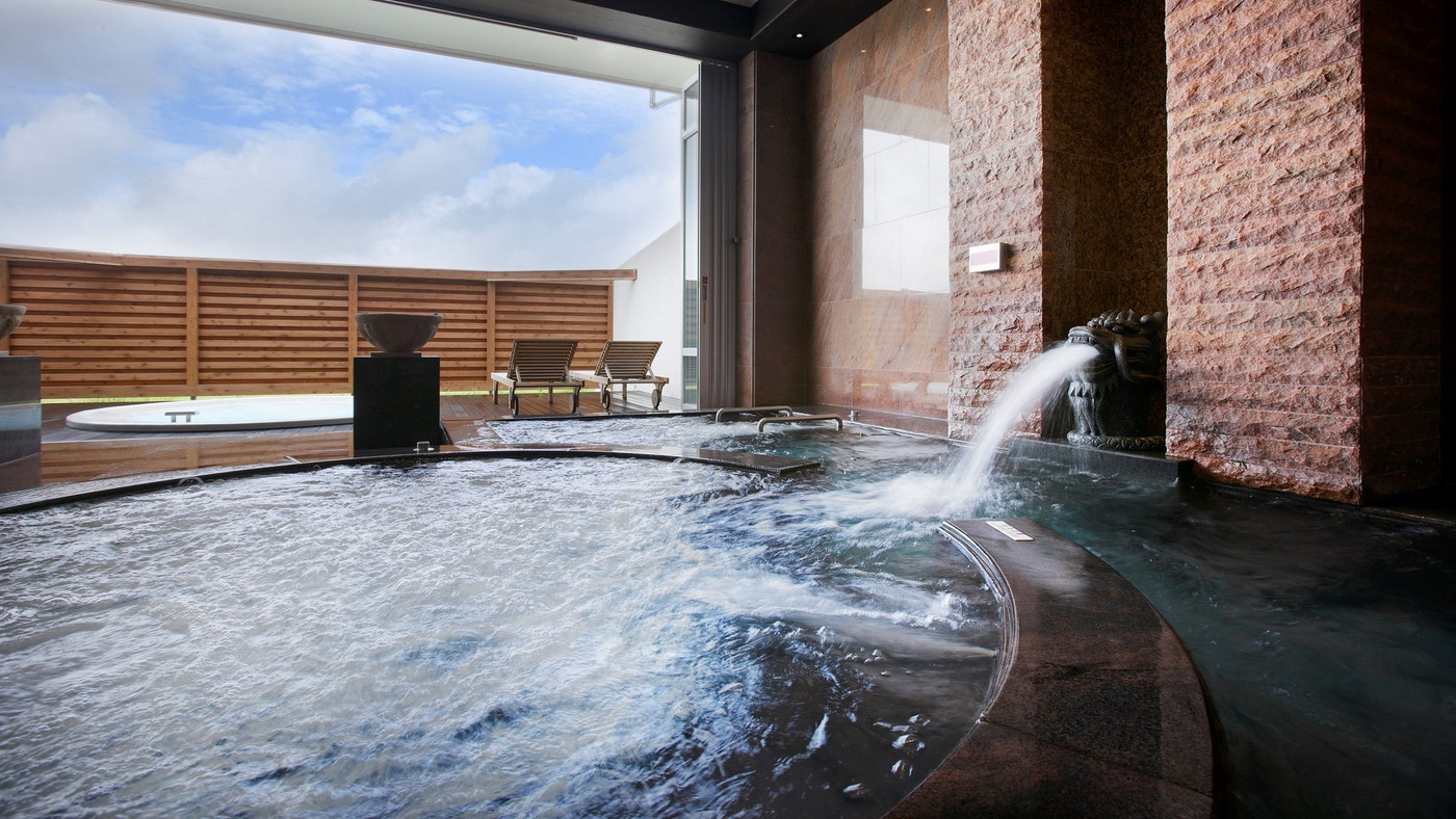 やんばるの森と東シナ海の絶景ビューの中で感動スパ体験3931065