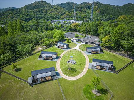 Luxury Trailers 離宮 伊勢 / 1