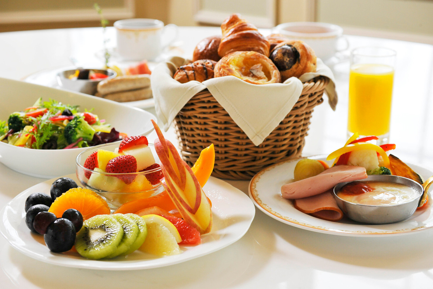 ルームサービスで優雅にお祝い♪2人で隠れミッキー探しも楽しんで4068896