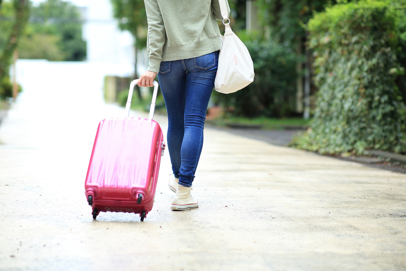 旅行する女性