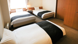 エコノミートリプルルーム 禁煙 (2シングルベッド＋1ソファベッド)