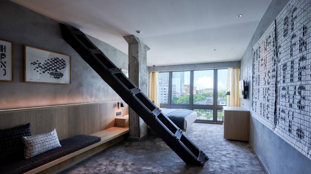 全客室異なるデザイン
アート＆鉄骨が主役の客室 / 2