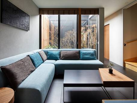 HANARE KYOTO 八条口 / 1