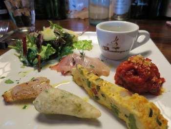 「タケル クインディチ」料理 925513 前菜の盛合せ (Feb. 2015)