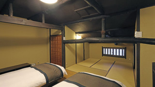 町屋　西対 (ベッド + 布団)