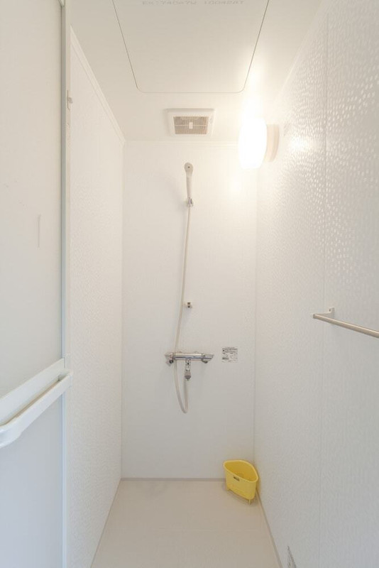 バスルームのシャワー