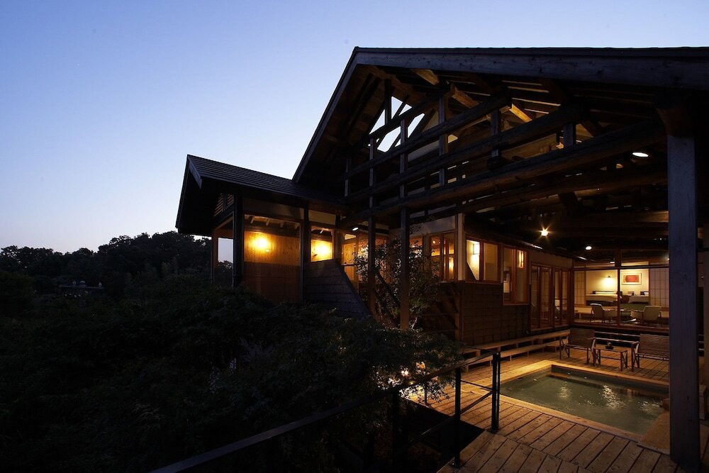 古民家をリノベした別荘で過ごす。完全プライベート空間の隠れ宿3933804