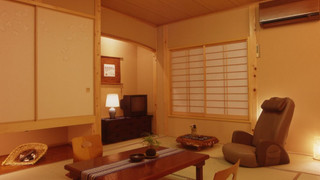 和室スタンダードルーム　共用バスルーム　禁煙